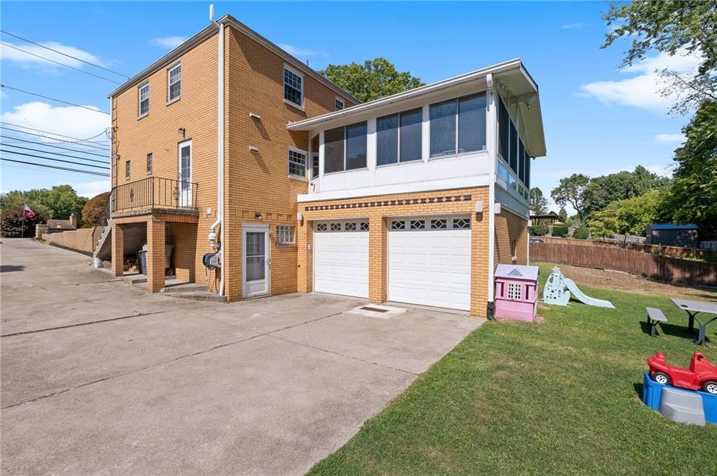 1906 Mt Royal Boulevard Glenshaw, PA 15116 - Photo 29 of 35 Garage