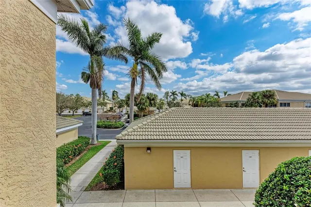 $310,000 | 6326 Grand Oak Circle, Unit 203, Bradenton, FL 34203