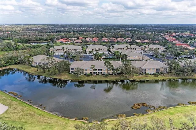 $310,000 | 6326 Grand Oak Circle, Unit 203, Bradenton, FL 34203