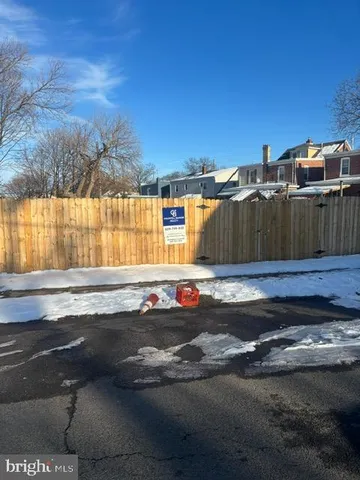 a view of backyard space