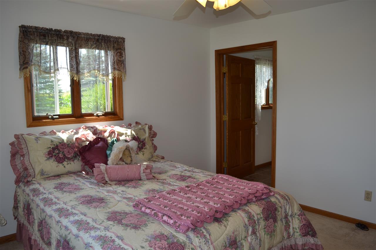 6840 South Summerton Road Shepherd, MI 48883 - Photo 21 of 44 1836471-20.JPG