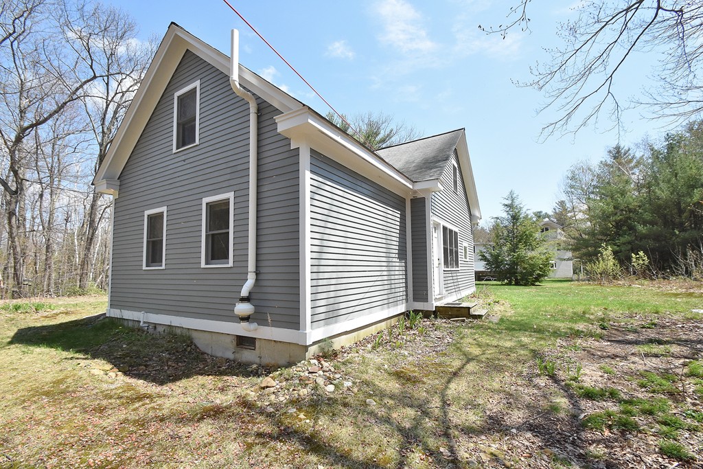 537 Fitchburg State Road Ashby, MA 01431 - Photo 17 of 17 a backyard of a house