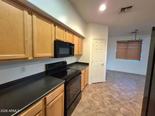 $2,495 | 16438 North 72nd Lane, Peoria, AZ 85382