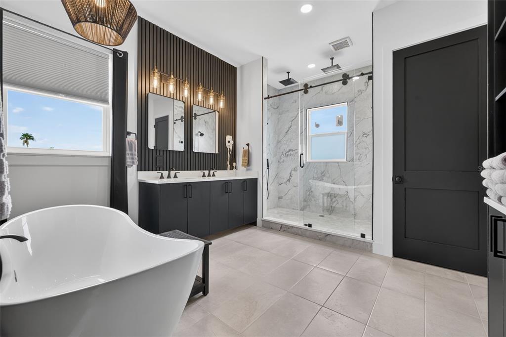 16210 3rd Street East Redington Beach, FL 33708 - Photo 5 of 74 Gallery Image 5
