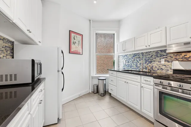 $6,000 | 210 East 17th Street, Unit 5A | Gramercy