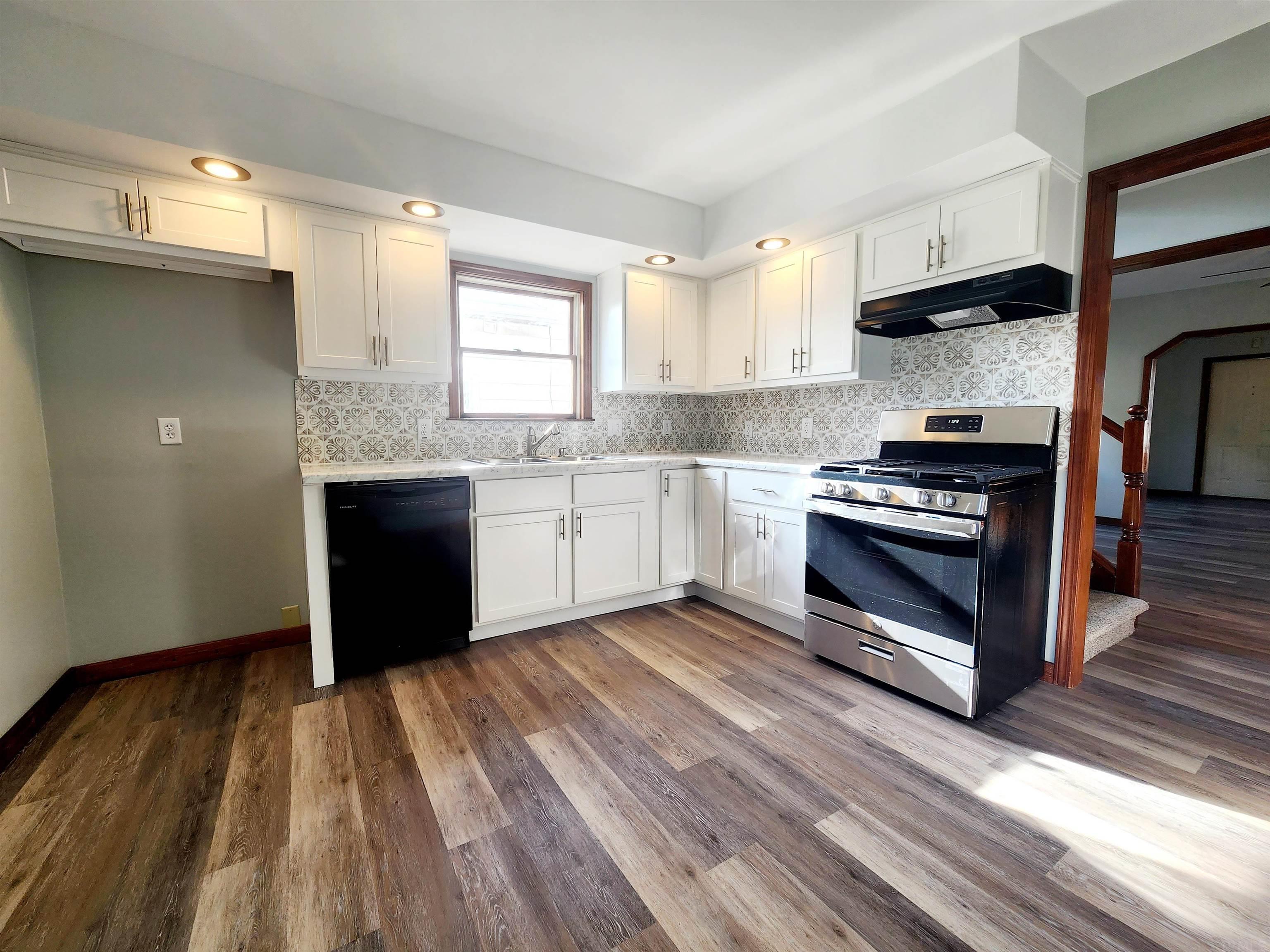 617 Jefferson Street Rochester, IN 46975 - Photo 4 of 10