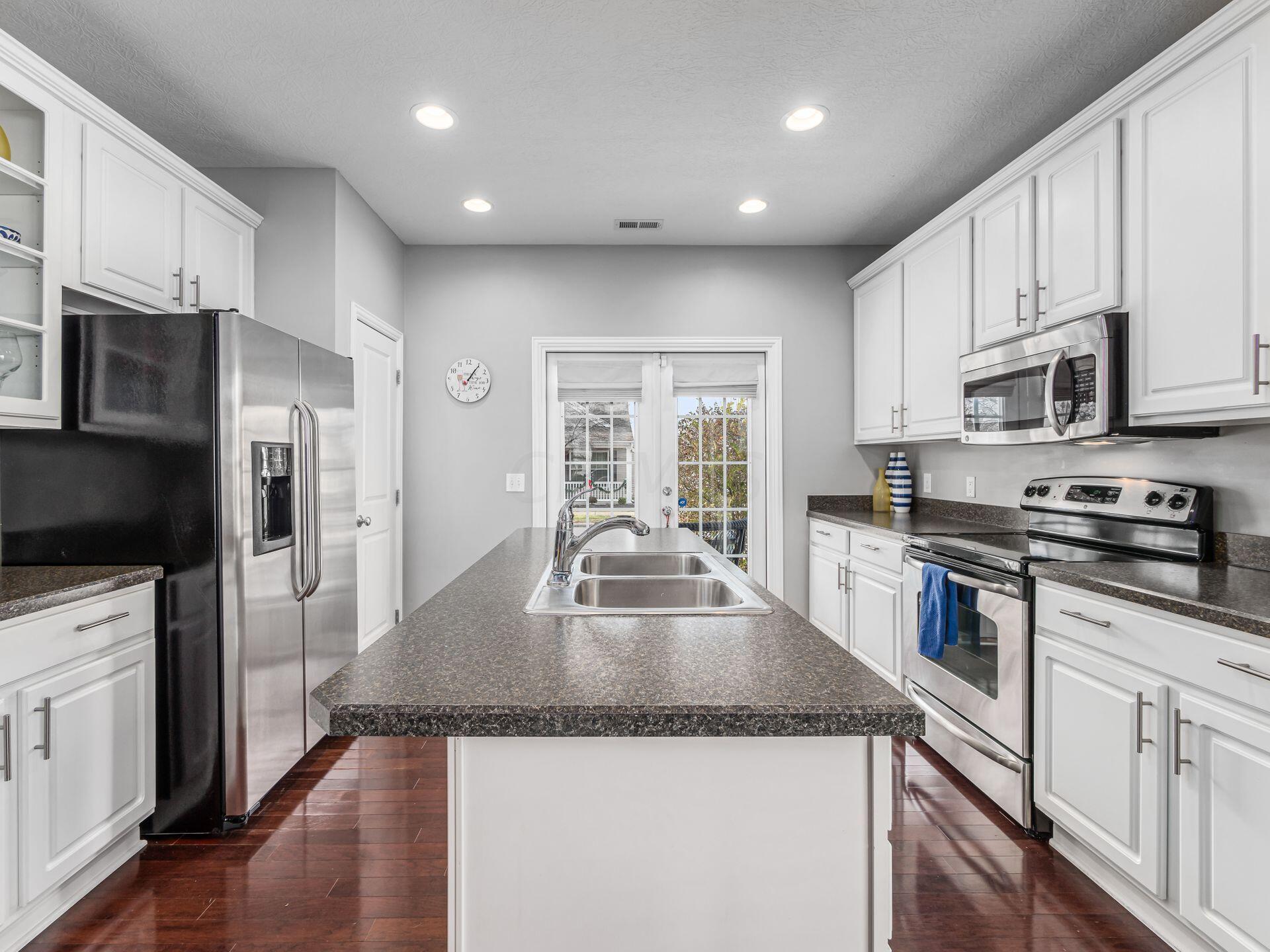 6176 Benon Road Westerville, OH 43081 - Photo 11 of 38 Kitchen