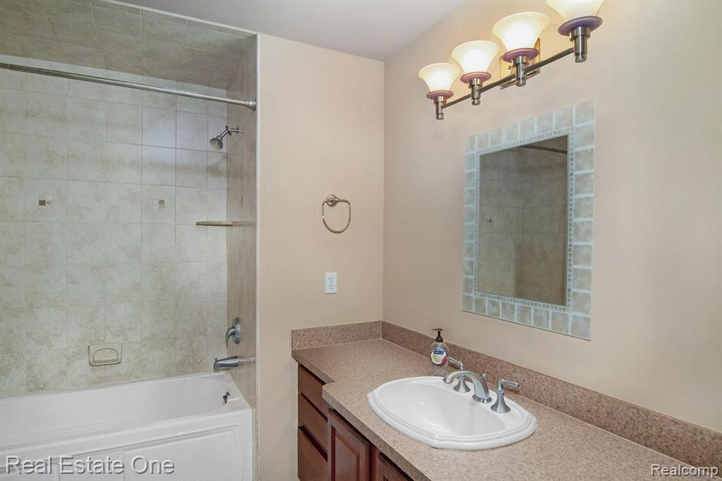 51900 Baker Road Chesterfield, MI 48047 - Photo 14 of 26