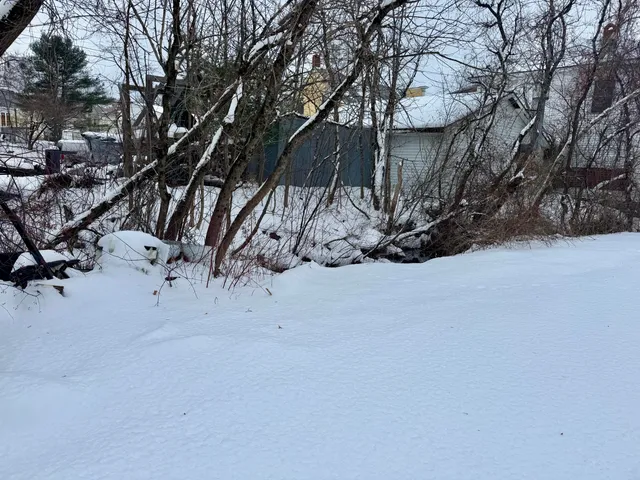 $89,900 | 7 Grover Street, Monmouth, ME 04259