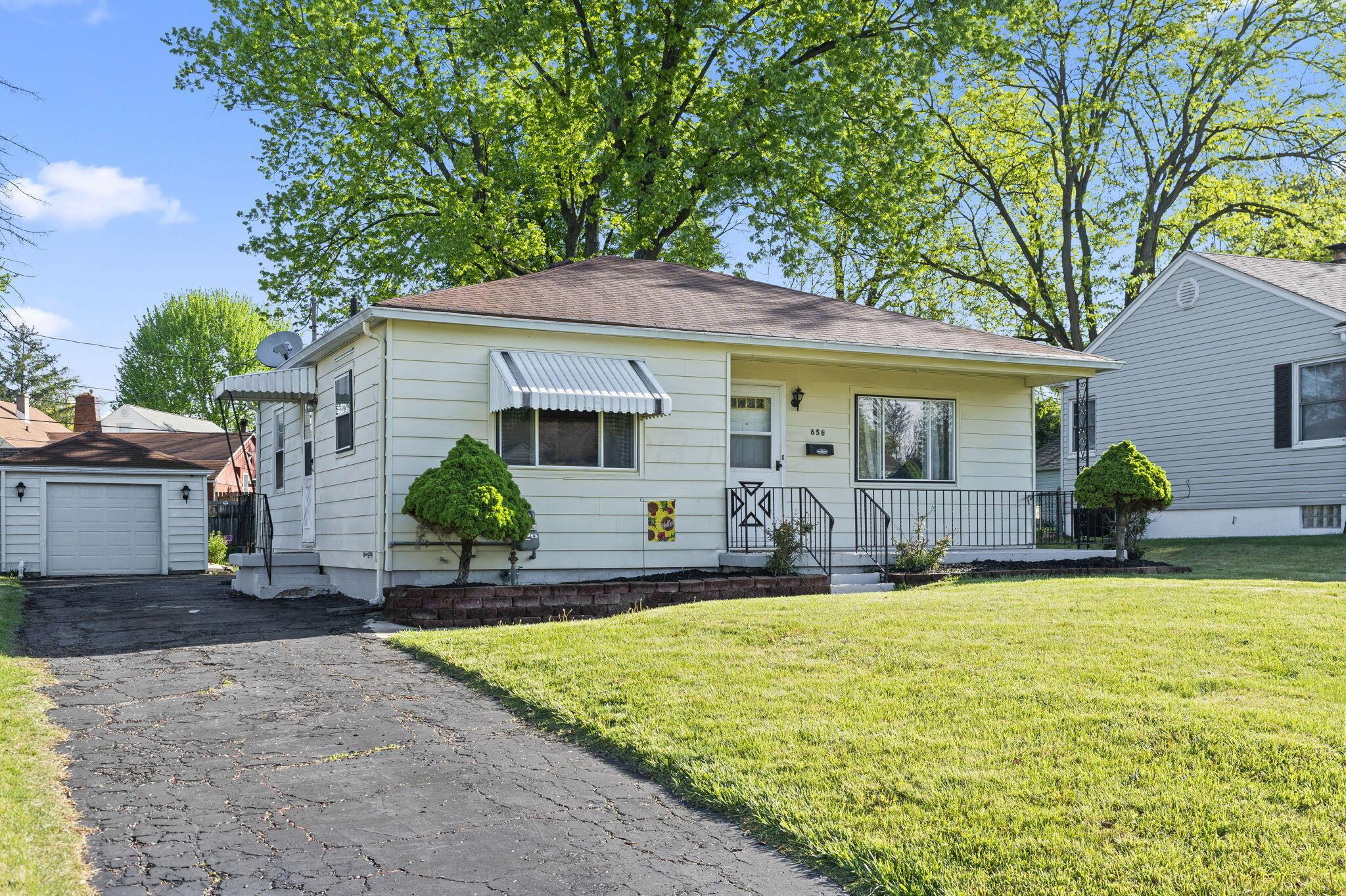 656 Mayhill Road Springfield, OH 45504 - Photo 3 of 38