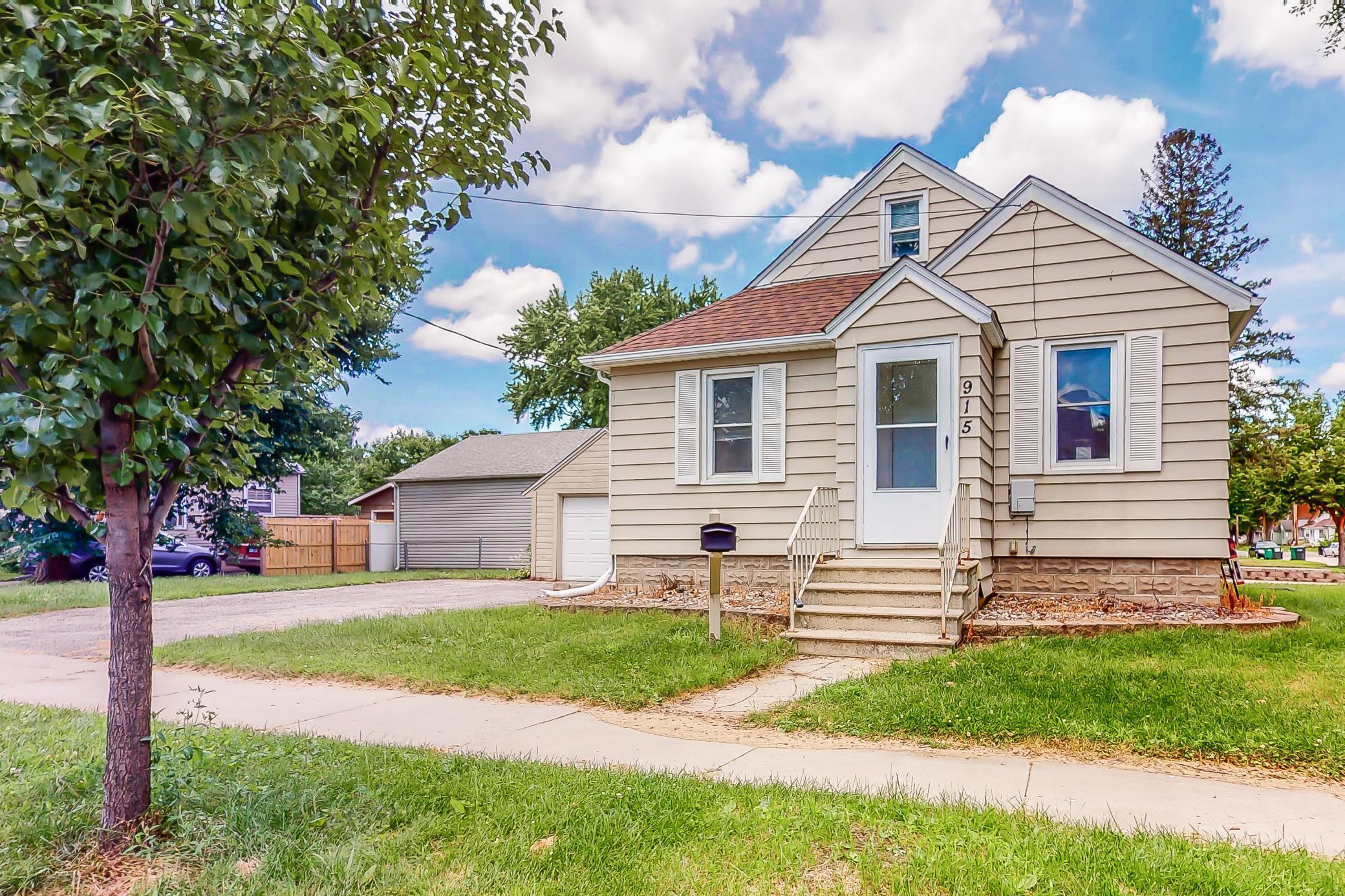 915 6th Street Southeast Rochester, MN 55904 - Photo 1 of 1