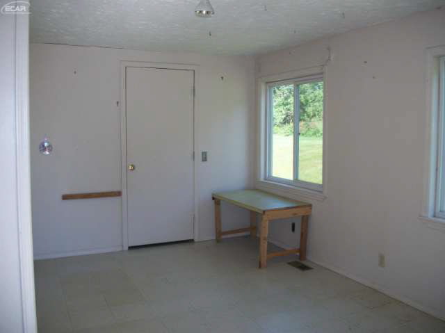 4064 Pierce Road Lapeer, MI 48446 - Photo 12 of 26 21178776-11.JPG