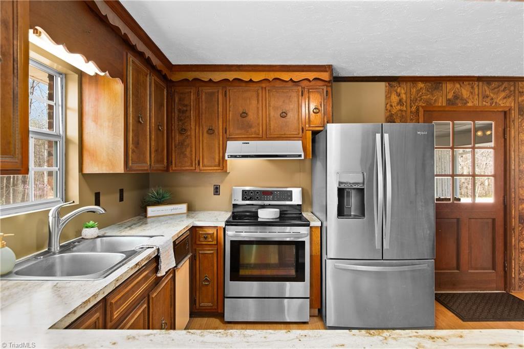 435 Seven Island Road Danbury, NC 27016 - Photo 14 of 44