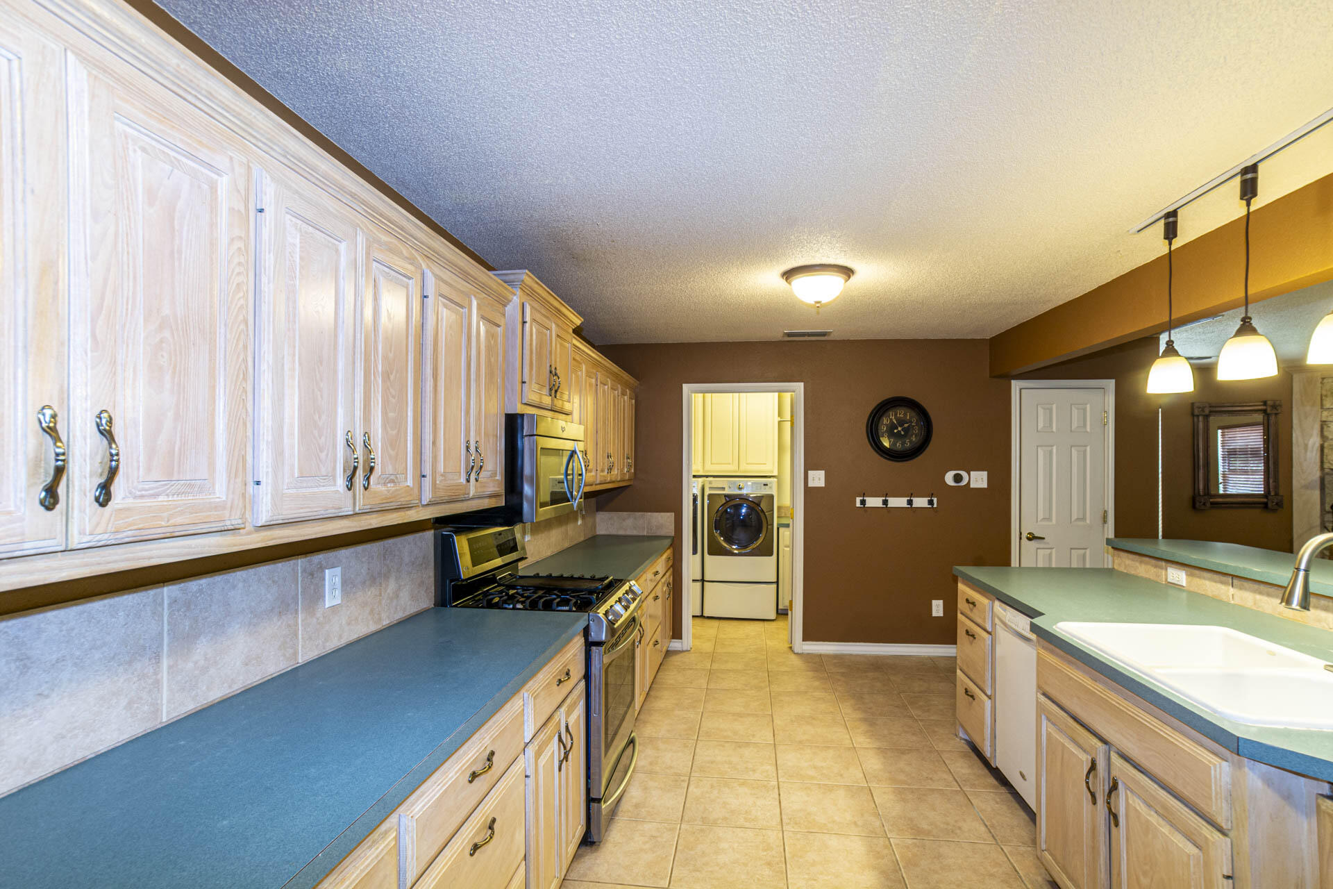 31 Arapaho Road Ransom Canyon, TX 79366 - Photo 13 of 75 31 Arapaho Dr-45