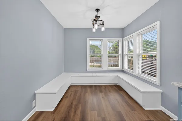 $298,000 | 703 East Krezdorn Street, Seguin, TX 78155