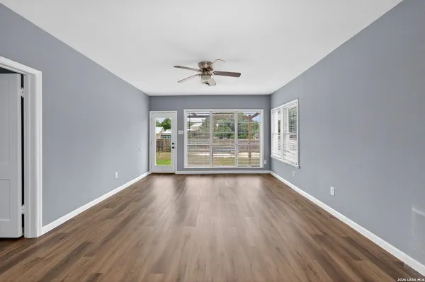 $298,000 | 703 East Krezdorn Street, Seguin, TX 78155