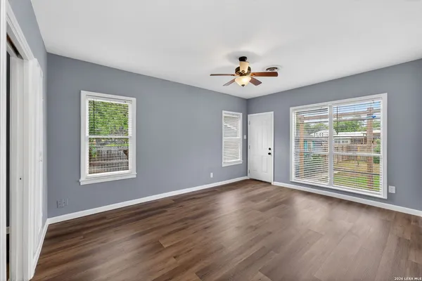 $298,000 | 703 East Krezdorn Street, Seguin, TX 78155