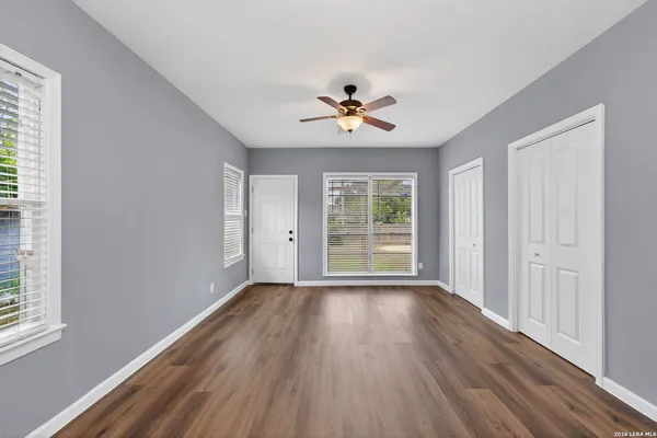 $298,000 | 703 East Krezdorn Street, Seguin, TX 78155