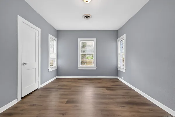 $298,000 | 703 East Krezdorn Street, Seguin, TX 78155