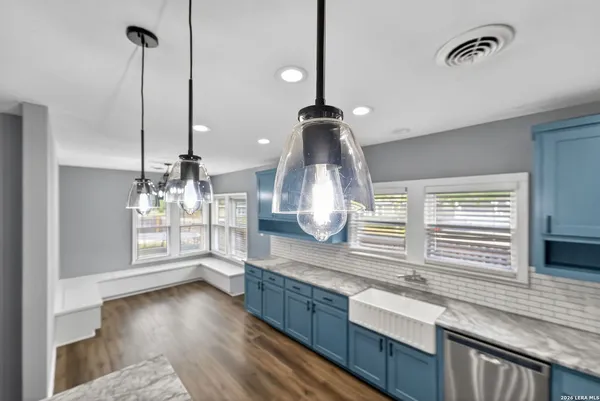 $298,000 | 703 East Krezdorn Street, Seguin, TX 78155