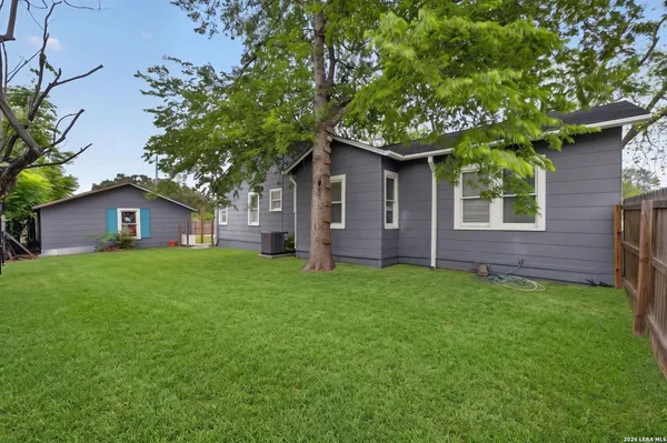 $298,000 | 703 East Krezdorn Street, Seguin, TX 78155