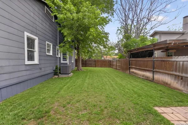 $298,000 | 703 East Krezdorn Street, Seguin, TX 78155