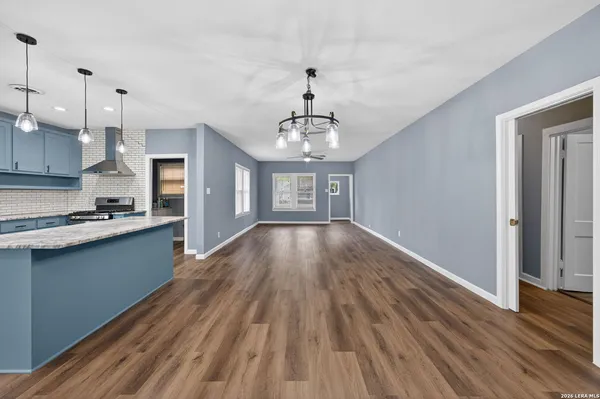 $298,000 | 703 East Krezdorn Street, Seguin, TX 78155