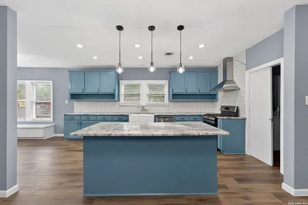 $298,000 | 703 East Krezdorn Street, Seguin, TX 78155