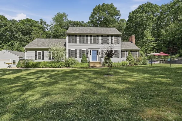 $799,900 | 115 Hunter Road, Uxbridge, MA 01569