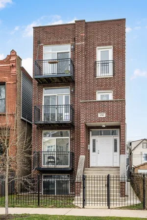 $375,000 | 1710 North Whipple Street, Unit 3, Chicago, IL 60647
