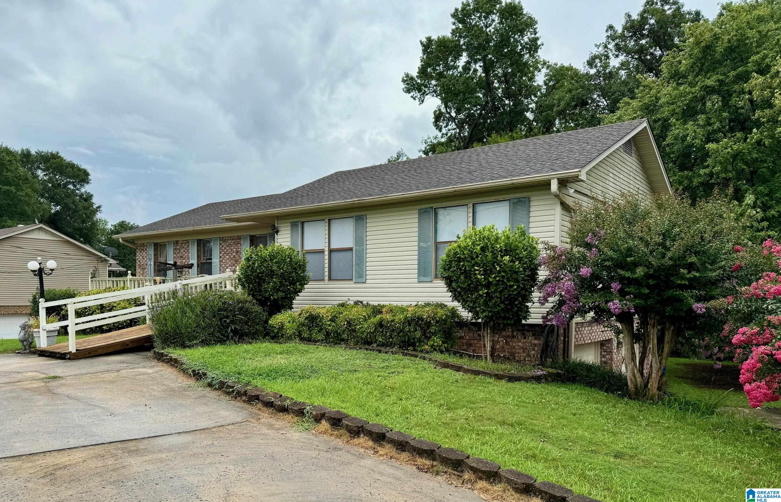 8902 Mosley Loop Road Kimberly, AL 35091 - Photo 3 of 23