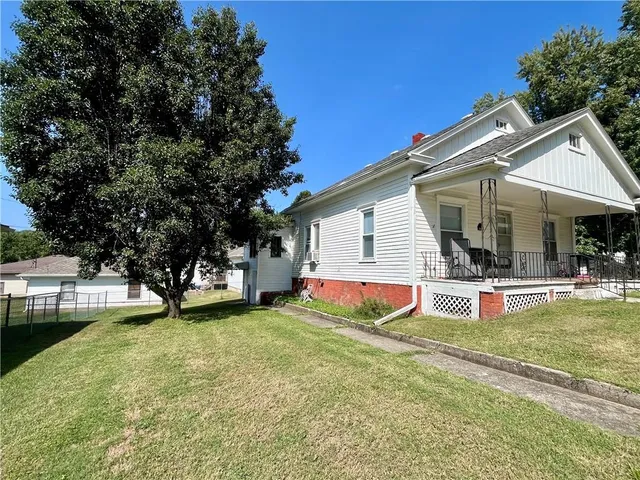 $130,000 | 208 North 2nd Street, Wathena, KS 66090