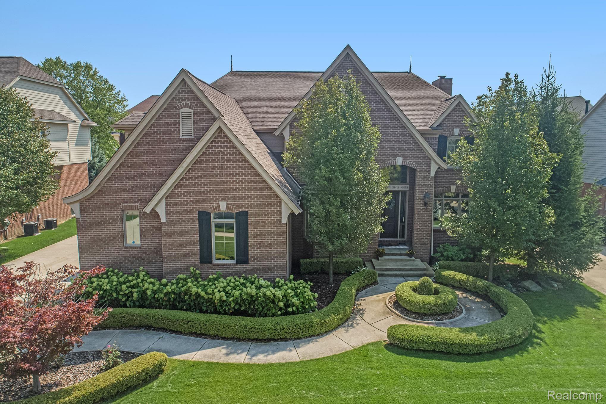 2919 North Addison Circle Rochester, MI 48306 - Photo 2 of 56 DJI_0364.jpg