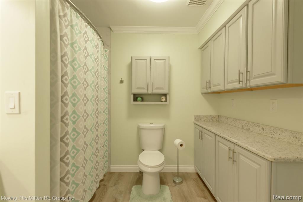 12051 Stark Road Livonia, MI 48150 - Photo 23 of 47 Gallery Image 23