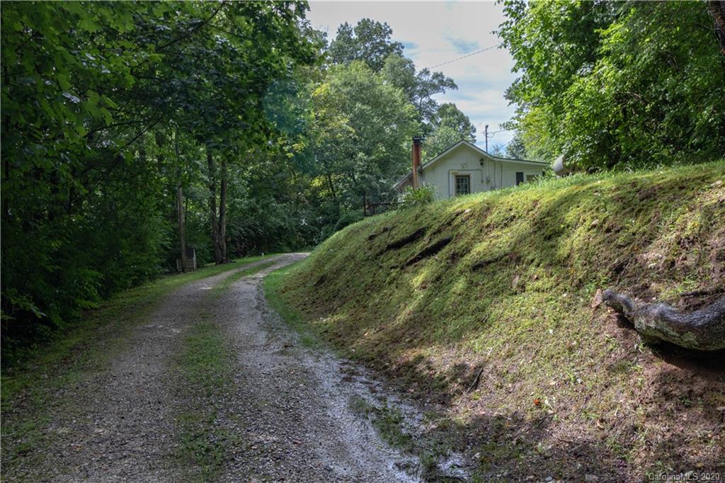 367 Sunny Brook Drive Spruce Pine, NC 28777 - Photo 2 of 23 Gallery Image 2