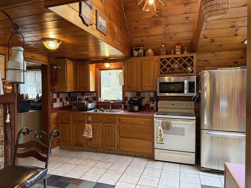 729 N Road Hardwick, MA 01037 - Photo 13 of 37