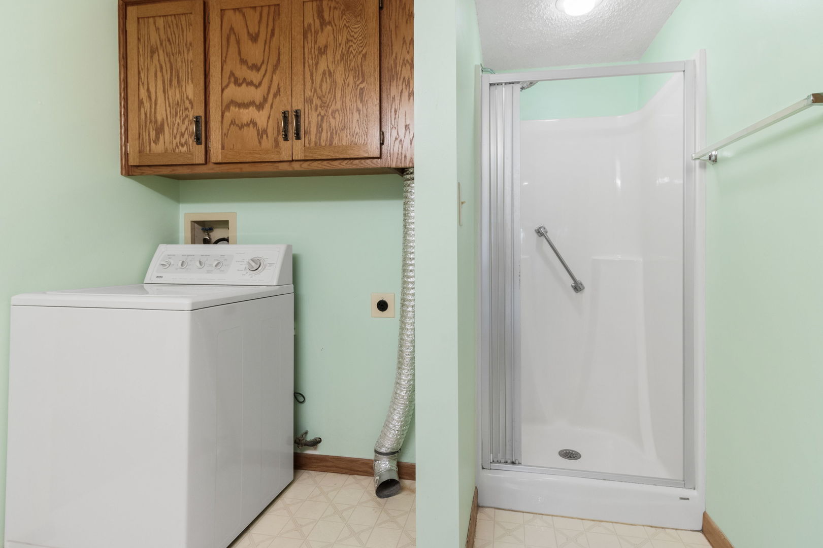 3119 Ingalls Avenue, Unit 2A Joliet, IL 60435 - Photo 12 of 20 a utility room with dryer and washer