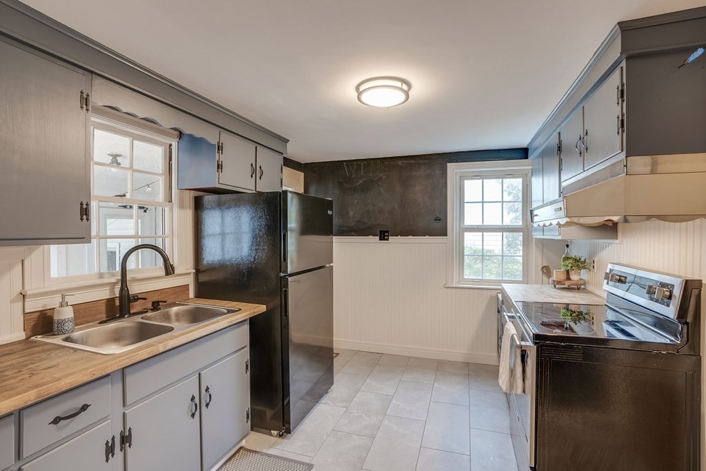 26 Windsor Road Stoneham, MA 02180 - Photo 11 of 30 Gallery Image 11