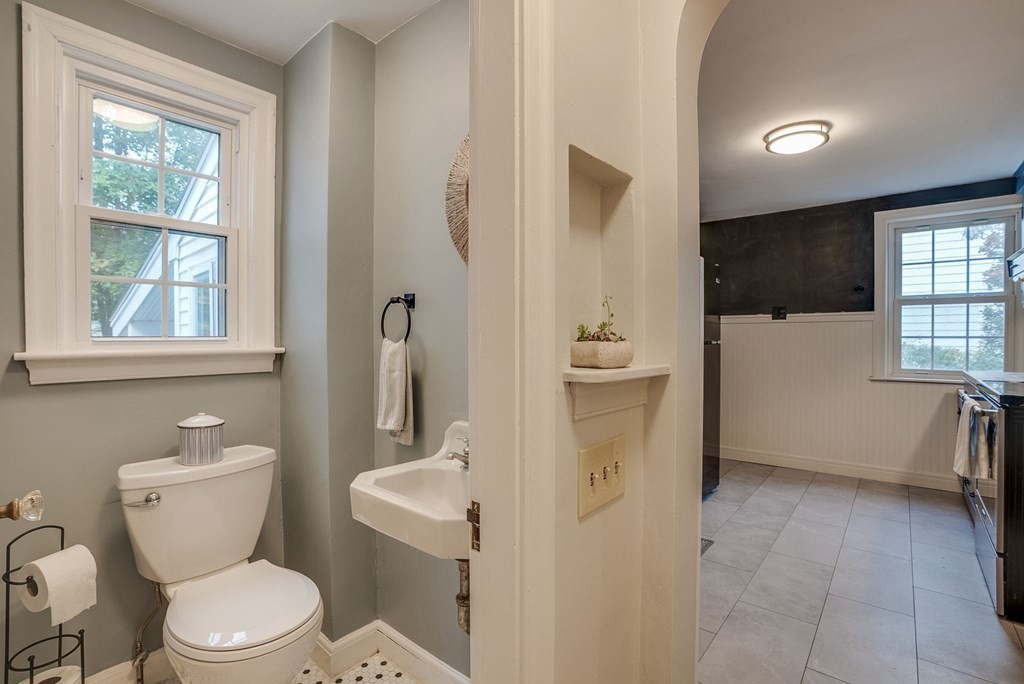26 Windsor Road Stoneham, MA 02180 - Photo 16 of 30 Gallery Image 16
