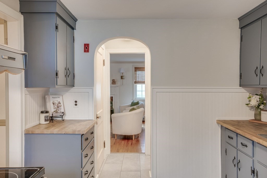 26 Windsor Road Stoneham, MA 02180 - Photo 10 of 30 Gallery Image 10