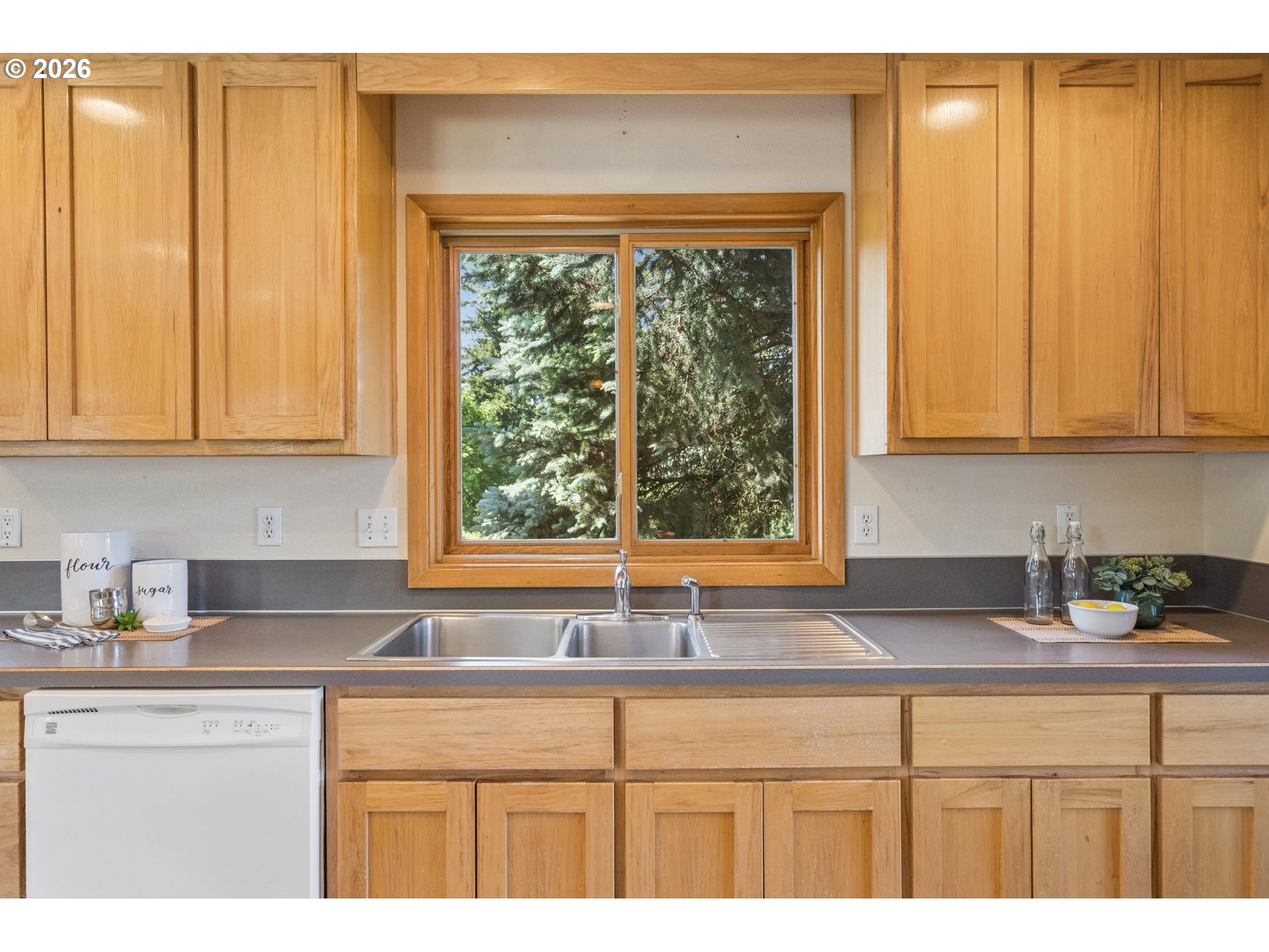 22016 Airport Road Northeast Aurora, OR 97002 - Photo 11 of 48