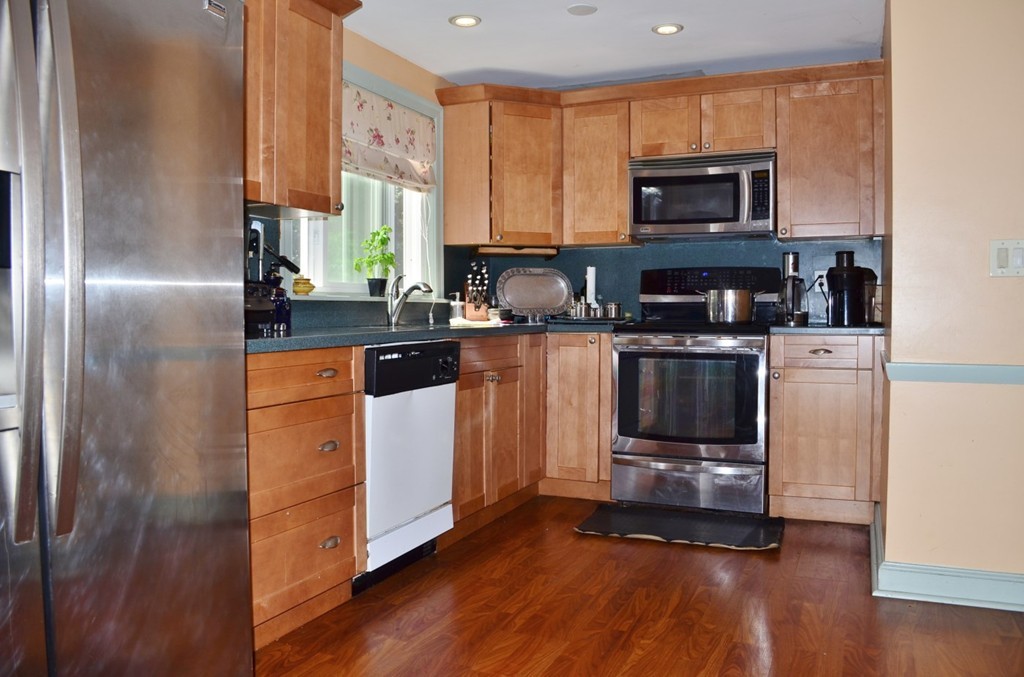 136 Ferncroft Road Milton, MA 02186 - Photo 7 of 29 Gallery Image 7