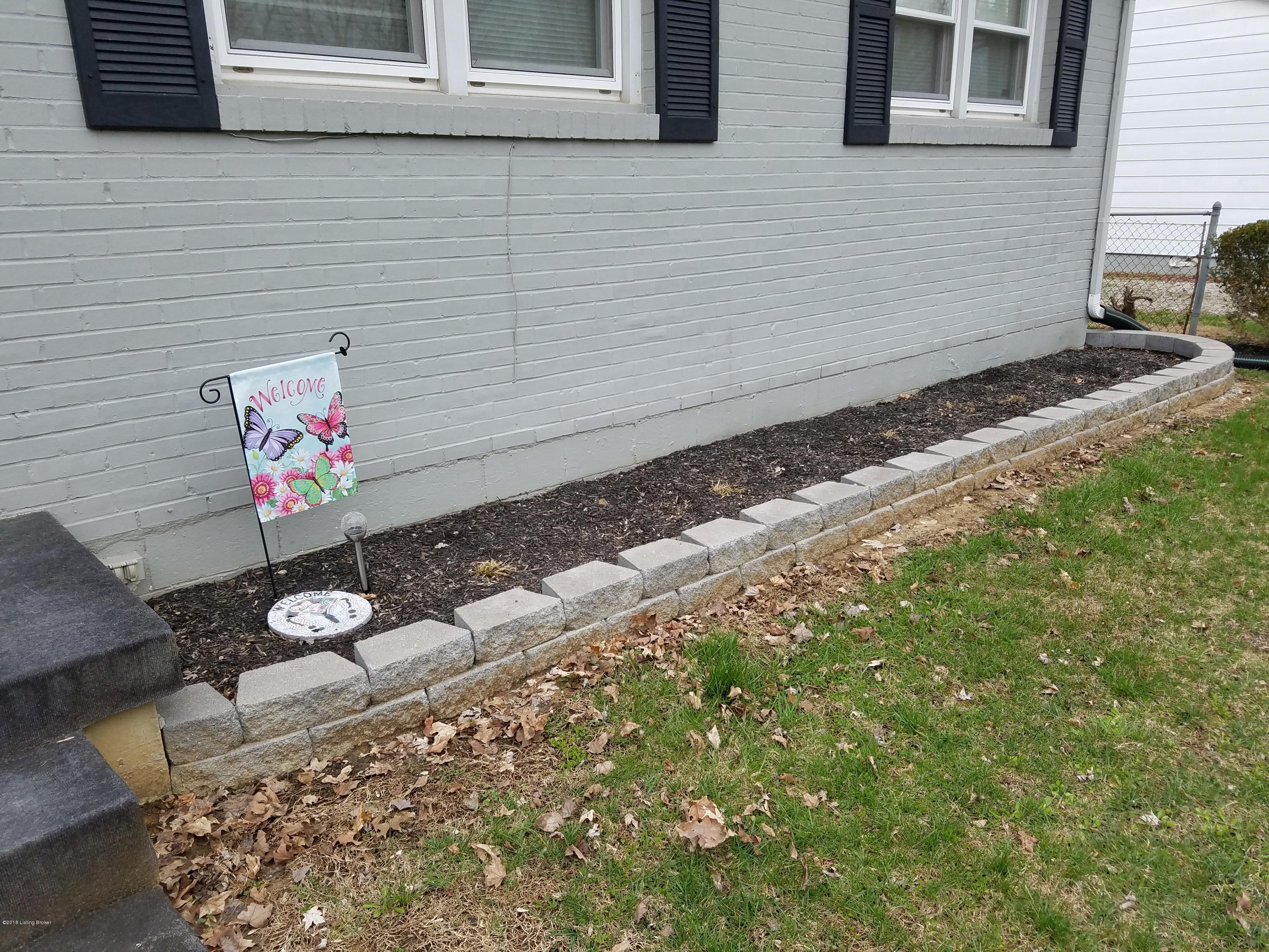 9206 Maple Road Louisville, KY 40229 - Photo 2 of 23 20180307_162633