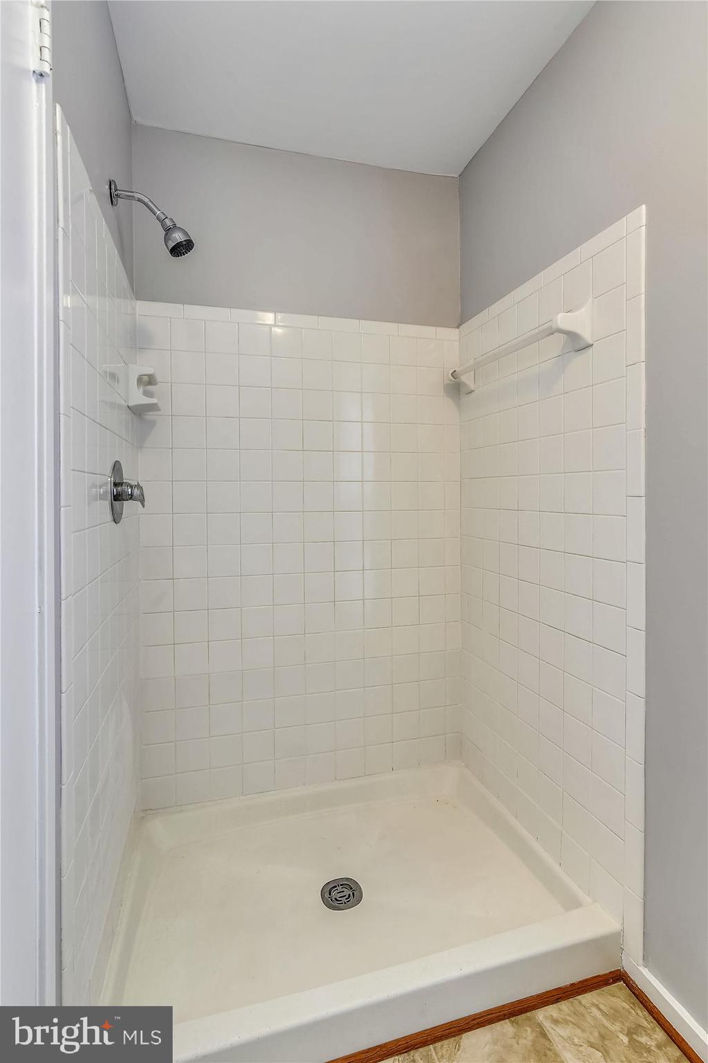 7707 Lexton Place, Unit 41 Springfield, VA 22152 - Photo 26 of 56 SEPARATE SHOWER IN MASTER BATHROOM