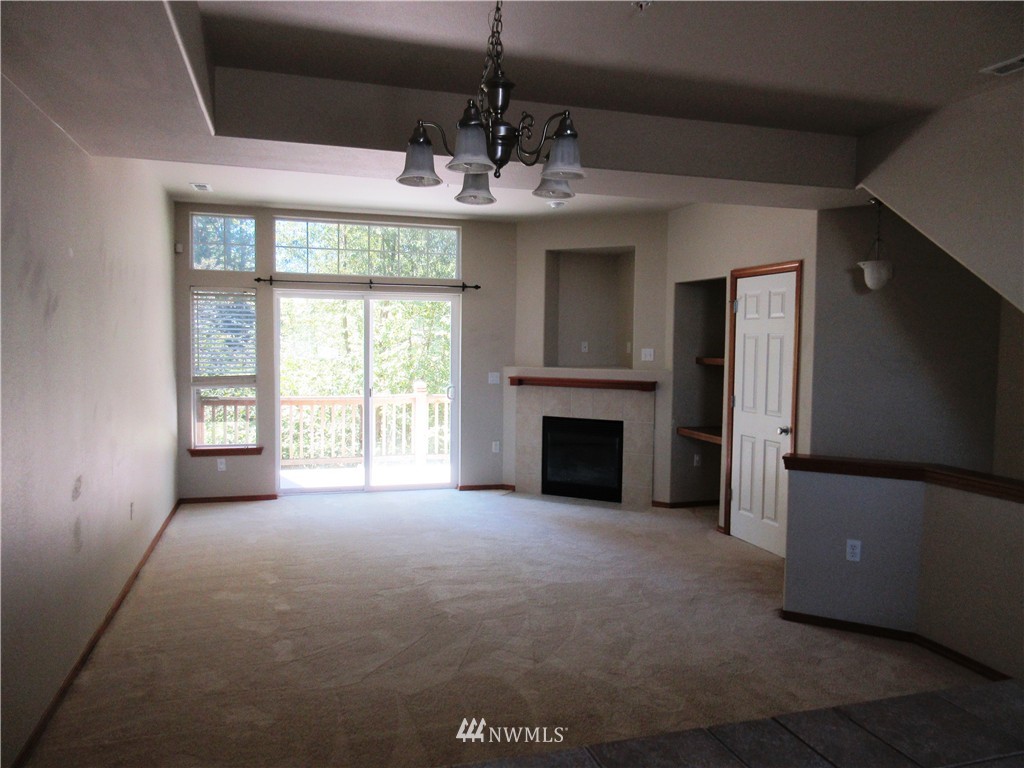 11568 Southeast 170th Court Renton, WA 98055 - Photo 2 of 12 Gallery Image 2