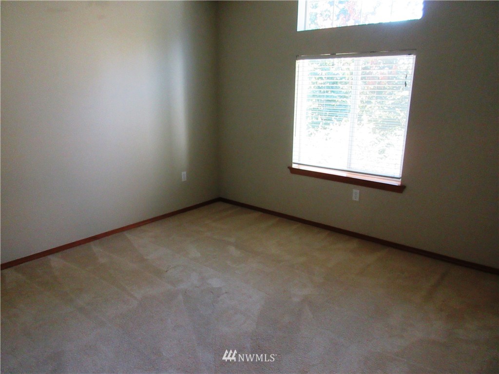 11568 Southeast 170th Court Renton, WA 98055 - Photo 8 of 12 Gallery Image 8