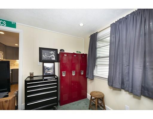 27 Hickory Road Halifax, MA 02338 - Photo 12 of 24 Gallery Image 12