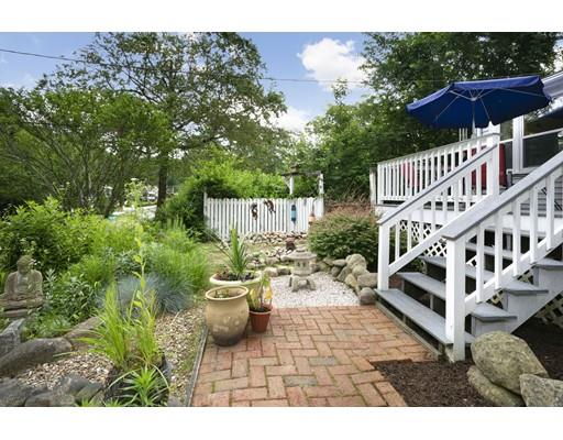 27 Hickory Road Halifax, MA 02338 - Photo 5 of 24 Gallery Image 5