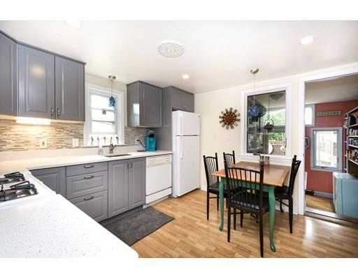 27 Hickory Road Halifax, MA 02338 - Photo 6 of 24 Gallery Image 6