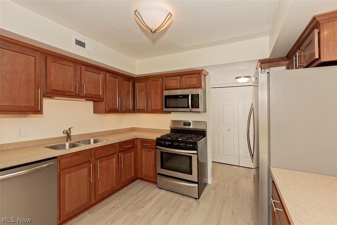 1115 Canyon View Road, Unit 101 Northfield, OH 44067 - Photo 7 of 35 Gallery Image 7